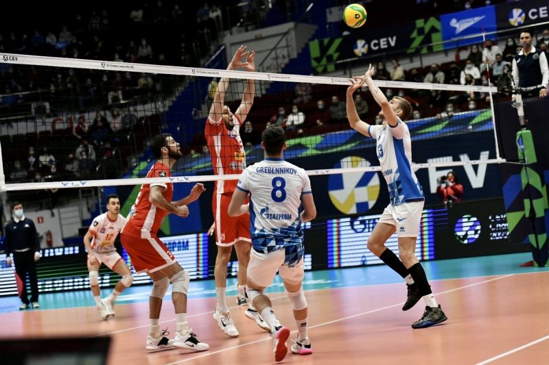 Coronavirus brought Peter to extremes: Grebennikov played in attack, and Urnaut became a libero